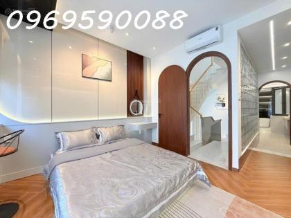 Bán Gấp Nhà mới hẻm 5m Nguyễn Cữu Đàm,TP 5Tầng, 4,5x10m2 Chỉ 6Tỷx