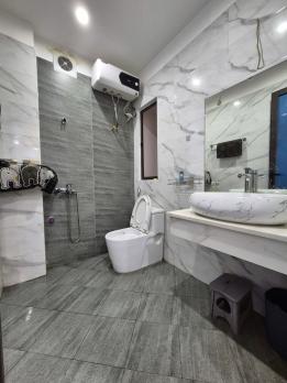 Nhà Ngọc Hồi ô tô đỗ cổng full nội thất 32m2 5 tầng mặt tiền 4.2m 6.38 tỷ