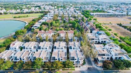 Bán nhà mới xây đối diện công viên khu đô thị Đông Tăng Long