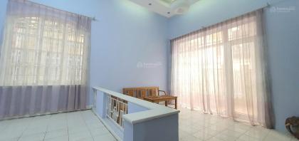Cho thuê nhà ô tô Trần Quốc Hoàn, Cầu Giấy, 80m2, 4 tầng, 4 ngủ, 23tr