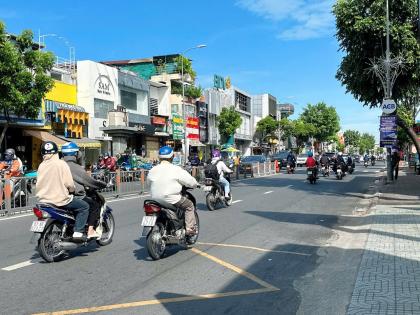 HIẾM chỉ 9.5 tỷ có nhà 3 lầu HXH Quang Trung làm CTY 64m2 ngang 4m ngay CHUỒNG CÚN.