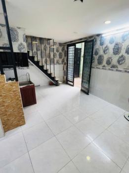 Bán nhà Âu Cơ 18m2 , 3 tầng 2PN SHR chỉ 2 tỷ 1