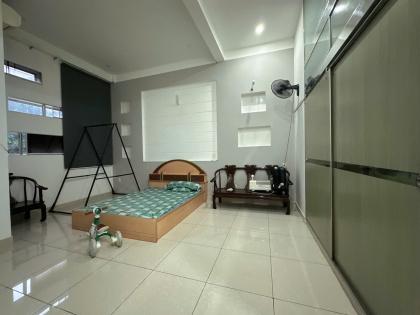 Bán nhà 4 tầng BTCT hẻm 8m Cộng Hòa ngang 5m 100m2 có gara sát bên ga T3 chỉ 23 tỷ.