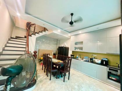 Bán Nhà Mặt Phố Quận Ba Đình 80m2-4T MT5m 1 SỔ 1 CHỦ 59 Tỷ Mạc ĐĨnh Chi.