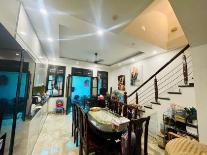 Bán Nhà Mặt Phố Quận Ba Đình 80m2-4T MT5m 1 SỔ 1 CHỦ 59 Tỷ Mạc ĐĨnh Chi.