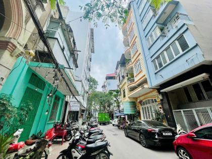 Bán Nhà Mặt Phố Quận Ba Đình 80m2-4T MT5m 1 SỔ 1 CHỦ 59 Tỷ Mạc ĐĨnh Chi.