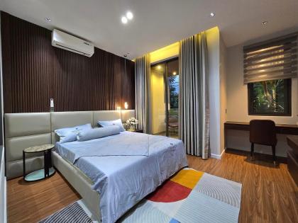 **Bán nhà đường Phạm Văn Hai, p3 quận Tân Bình; 5*25; 10PN ngay chợ PVH