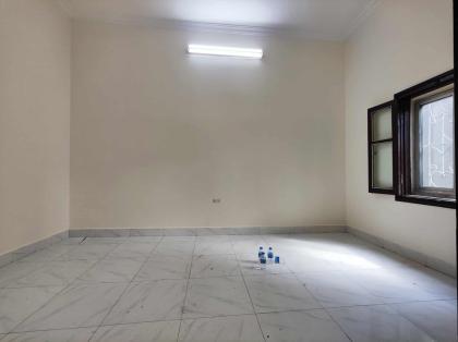 Cho thuê nhà Ngõ 52 Lê Trọng Tấn Diện tích 108m2, lô góc, xây 4 tầng. giá 20 triệu.