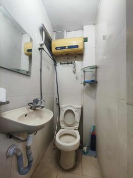 Cho thuê nhà Nhà Ngọc Khánh -Đê La Thành Diện tích 33m x 2.5 tầng, mặt tiền 6m,giá 8 triệu.