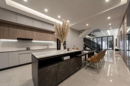 **Bán nhà HXH Bành Văn Trân, phường 7, Tân Bình (4*24) 3 lầu nhà đẹp