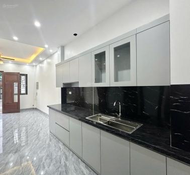 Cho thuê nhà thang máy An Dương Vương-Tây Hồ, 30m2, 5 tầng, 4 ngủ, 15tr