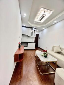 Bán căn hộ tập thể Kim Liên, Đống Đa, nhà đẹp full nội thất, 2 mặt thoáng