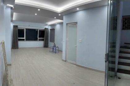 Cho thuê nhà ô tô, vp, kd Lạc Long Quân, Tây Hồ, 55m2, 6 tầng, 29tr