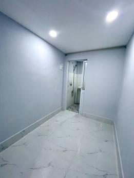 Bán nhà HXH, Lạc Long Quân, hẻm thông, 22m2 hơn 2 tỷ