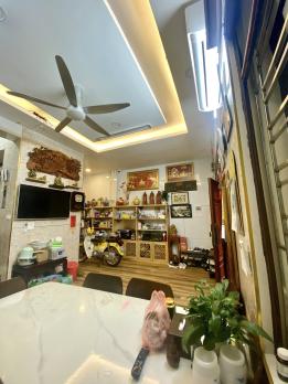 Bán Nhà P/Lô 2 Ô Tô Tránh Lạc Long Quân Tây Hồ 132m2-3T MT13m 76 Tỷ Có Thương Lượng.