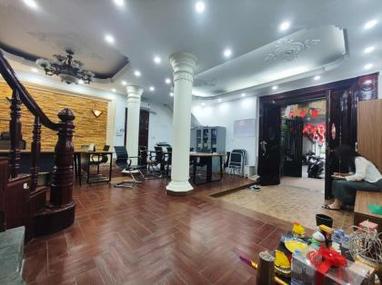 Cho thuê nhà Nguyễn Chí Thanh, diện tích 78m x 4 tầng, mặt tiền 10m,giá  28 triệu