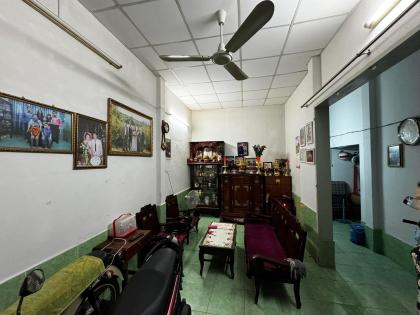 Bán nhà hẻm 8m lô góc 331// Phan Huy Ích, ngay Emart, 5x16m, Cấp 4 - tiện xây, 8,5 tỷ.