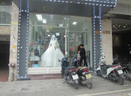 Ngộp bank bán Gấp nhà mặt phố Vĩnh Hưng sầm uất gần phố Lĩnh Nam 60m2 chỉ 14.x tỷ. 0989626116