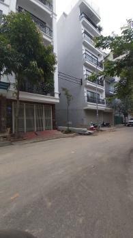 Bán CCMN 7T Liền Kề khu Đấu giá Mậu Lương, DT 60m2, cách sân bóng 30m. Giá 19.5 tỷ