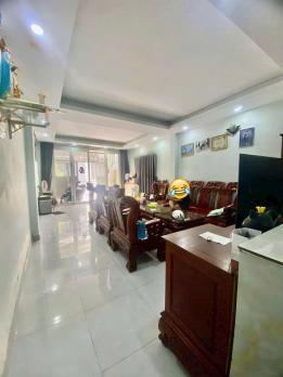 ❤️ Nhà đẹp 3 tầng, diện tích 90m2 (4.5 x 20), giá chỉ 5.3 tỷ.