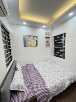 Bán căn hộ chung cư Đê La Thành, Đống Đa, nhà đẹp full nội thất, lô góc thoáng sáng, gần Xã Đàn
