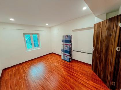 Tập thể Phan Đình Giót, Thanh Xuân, nhà đẹp ở ngay, lô góc 4 ngủ, ô tô tránh chân tòa nhà, sổ đỏ lớn