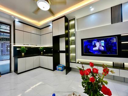 Bán căn hộ tập thể tầng 1 đường Phan Đình Giót, Thanh Xuân, nhà đẹp ở luôn, ô tô cạnh nhà