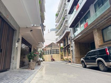 Bán Nhà Phố Đặng Thai Mai Tây Hồ 60m2-6T MT6m VIEW Hồ LÔ GÓC 36 Tỷ Có Thương Lượng.
