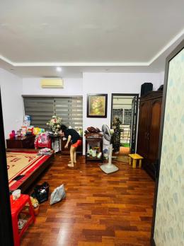 Bán Nhà Thụy Khuê Quận Tây Hồ 80m2-5T MT5,5m 2 THOÁNG 21,5 Tỷ Có Thương Lượng.