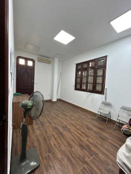 CHO THUÊ NHÀ CÁT LINH, DT 76m x 4 Tầng, Giá 21 triệu  ( có thương lượng)