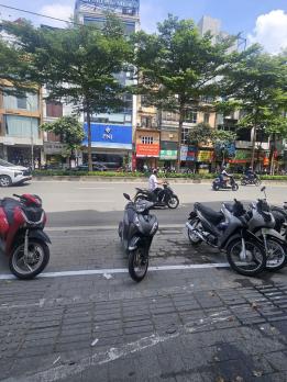 CHO THUÊ MẶT BẰNG KINH DOANH ĐẸP – KIM MÃ (GẦN GIANG VĂN MINH, NHÀ HÁT CHÈO) Diện tích 45m , giá 20 triệu.