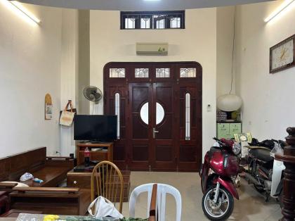 CHO THUÊ MẶT BẰNG KINH DOANH ĐẸP – KIM MÃ (GẦN GIANG VĂN MINH, NHÀ HÁT CHÈO) Diện tích 45m , giá 20 triệu.