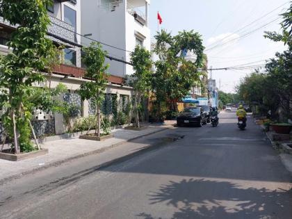 Bán GẤP nhà đẹp hẻm 616 Lê Đức Thọ ngang 10m 220m2 khu Osimi có gara sân vườn 22 tỷ xíu.