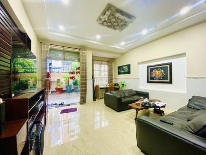 Bán GẤP nhà đẹp hẻm 616 Lê Đức Thọ ngang 10m 220m2 khu Osimi có gara sân vườn 22 tỷ xíu.