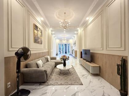 [BÁN NHÀ QUẬN 1] Biệt thự Tôn Thất Tùng – kiến trúc Châu Âu – trung tâm Sài Gòn •  Đường Tôn Thất Tùng - diện tích 123m²