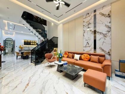 Bán nhà MT Nguyễn Duy Cung, gần Phan Huy Ích, ngay Emart, 4,3x24m 3 Tầng, 12,9 tỷ.