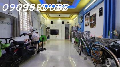 Bán nhà hẻm Lê Thúc Hoạch Tân Phú 48m2 2PN 2 tầng sổ hồng chính chủ giá 5.7 tỷ quá hời.