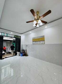 Cơ hội vàng! Bán nhà 2 tầng 4x12m hẻm Lê Thúc Hoạch Tân Phú, sổ hồng, chỉ 5.7 tỷ.