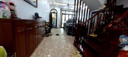 Bán nhà KĐT Đại Kim, đường Nguyễn Xiển, 83m2,5 Tầng, 5m MT, Giá 30 tỷ