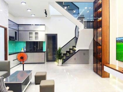 CHÍNH CHỦ GỬI BÁN NHÀ ĐẸP 2 TẦNG MỚI XÂY 101M², TẶNG FULL NỘI THẤT GẦN CHỢ THỚI TỨ.