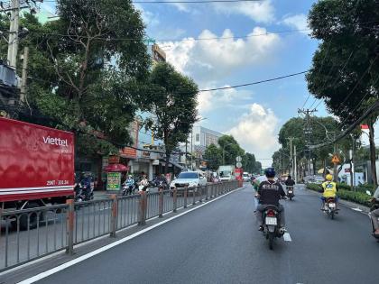 Nhà đẹp 4 lầu có hầm HXT 80m2 ngang 4m ở ngay đi bộ ra đường Quang Trung gần Emart 9.5 tỷ