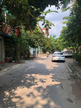 Cho thuê nhà Làng Việt Kiều Nguyễn Văn Lộc 80m x 4 tầng giá 27 triệu 0903409888