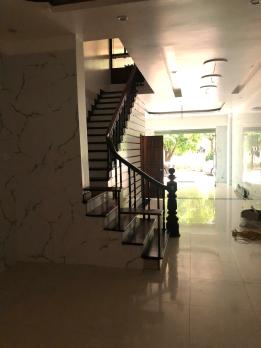 Cho thuê nhà Làng Việt Kiều Nguyễn Văn Lộc 80m x 4 tầng giá 27 triệu 0903409888