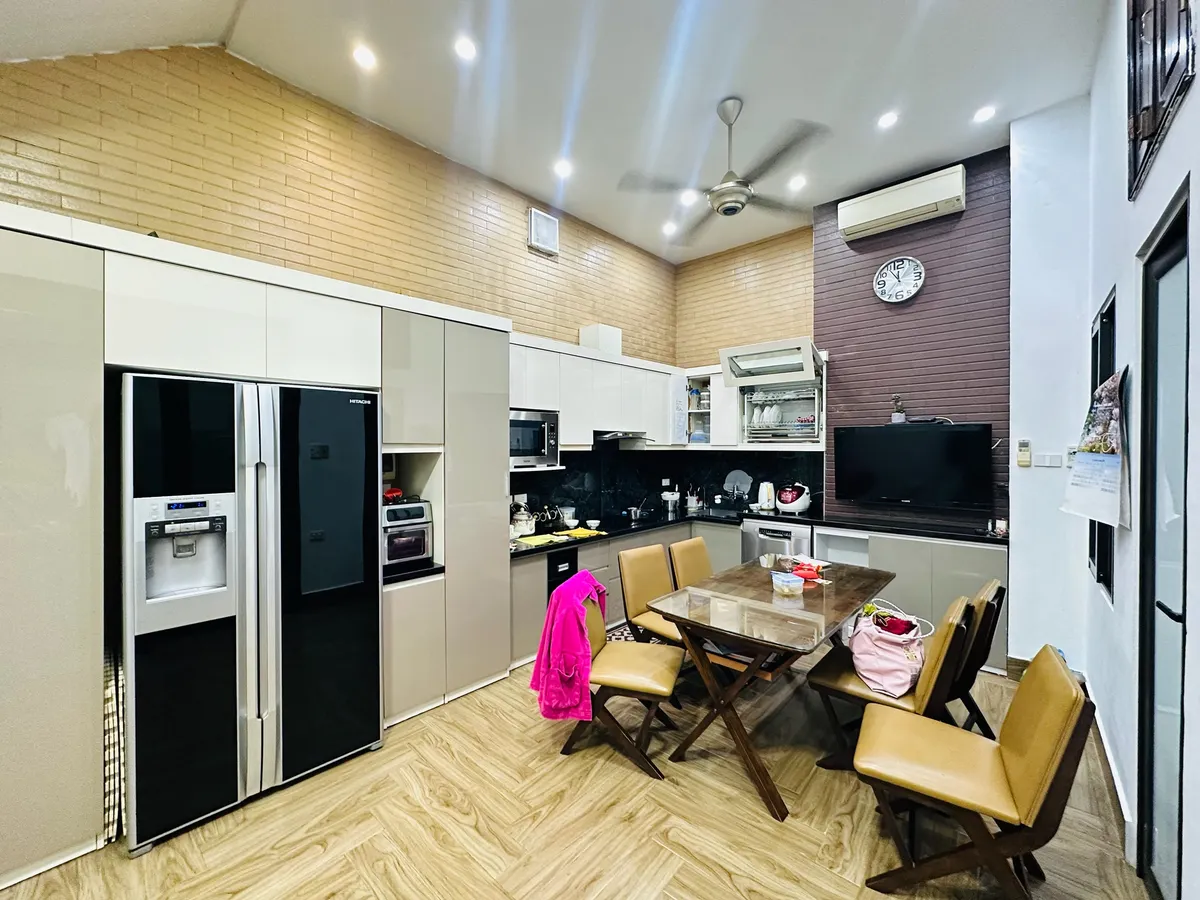 Bán nhà Quán Thánh, Ba Đình 135m2 MT 6.8m giá 34.8 tỷ, KD xây tòa