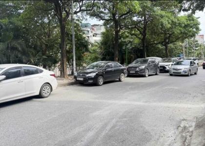 Bán nhà mặt phố Thượng Đình, mặt sông, 1 mặt ngoc 1 mặt phố 40m giá 16 Tỷ