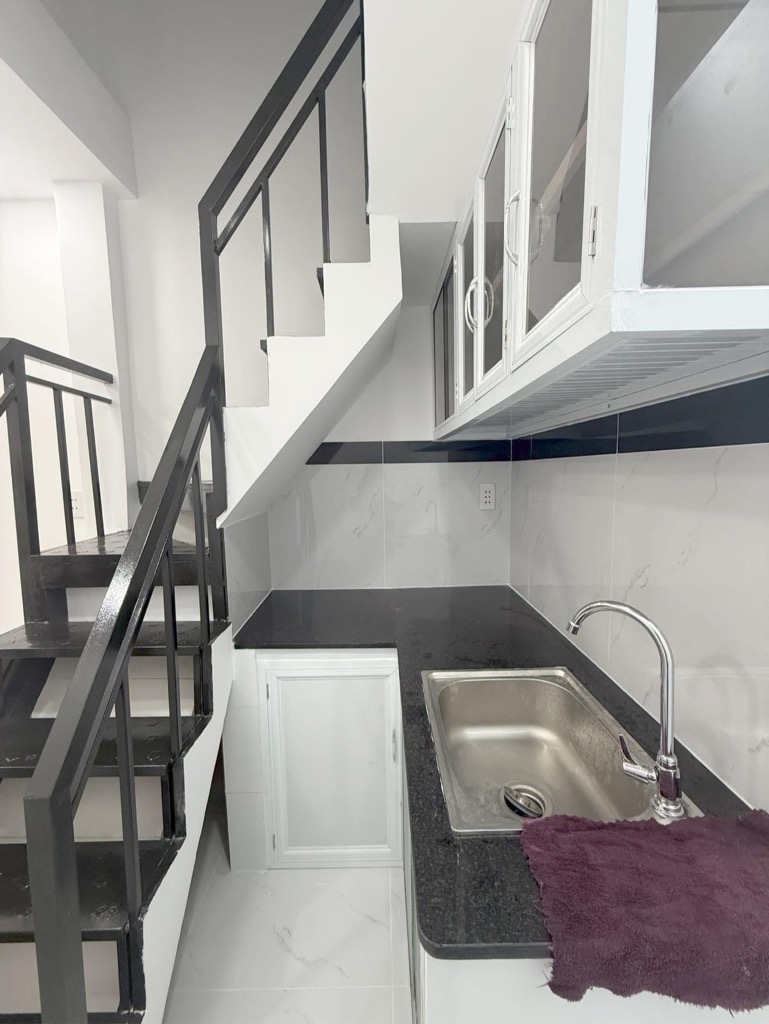 Hơn 1 tỷ có nhà mới 3 tầng Trần Văn Quang, sổ hồng vuông