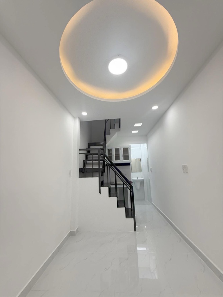 Hơn 1 tỷ có nhà mới 3 tầng Trần Văn Quang, sổ hồng vuông