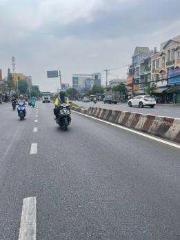 Bán Khách Sạn (6.3x65) Mặt Tiền Tô Ký, Tân Xuân, Hóc Môn Giá Cực VIP