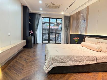 Giá Bán Nhanh Gọn Chỉ 28,8 TỶ - SIÊU PHẨM CẦU GIẤY - PHÂN LÔ - VỈA HÈ ÔTÔ TRÁNH. DIỆN TÍCH: 58/65 MÉT XÂY 7 TẦNG