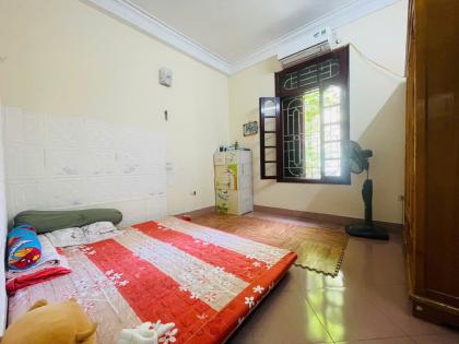 Cho Thuê nhà ngõ 198 Lê Trọng Tấn, diện tích 47m x 5tầng, mặt tiền 4m, giá 15 triệu.